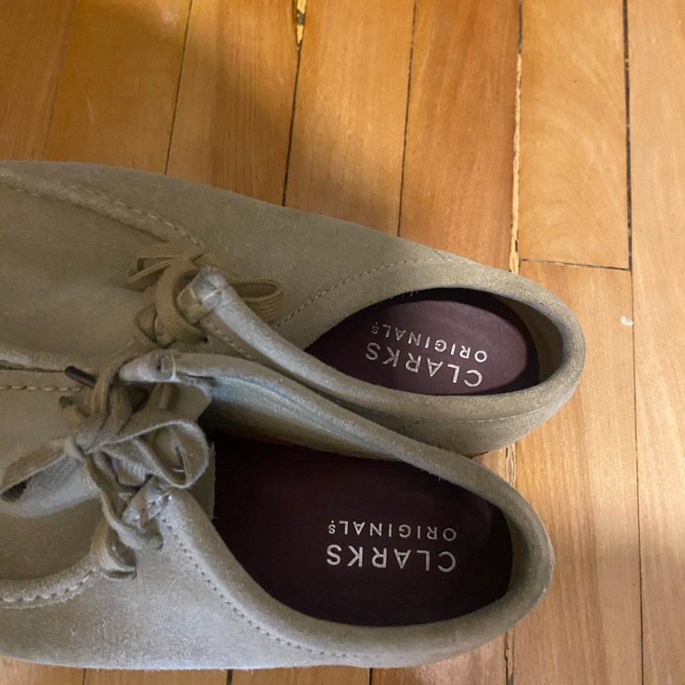 Clarks - Picture 3 of 4